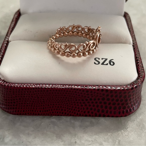 Pandora Princess Tiara Crown Ring - Picture 8 of 13